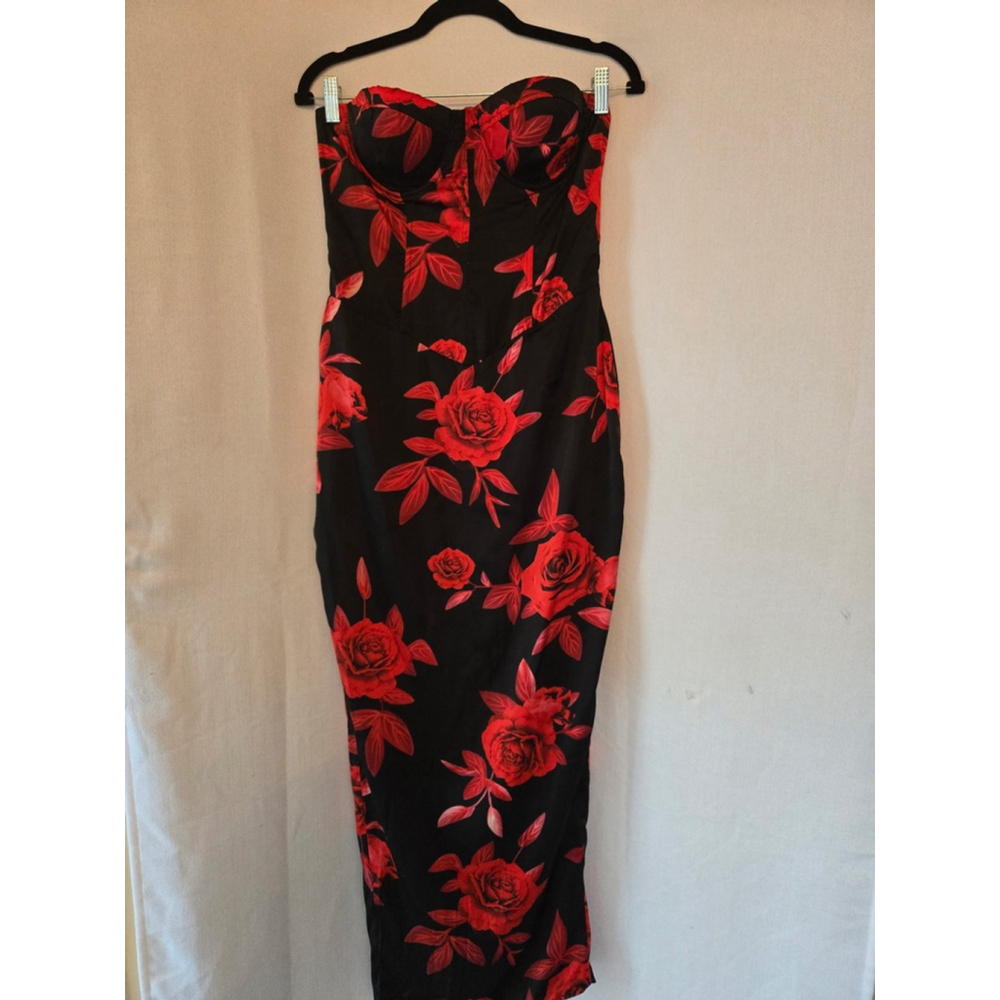 Women's Fashion Nova Dress Size M Black Red Floral